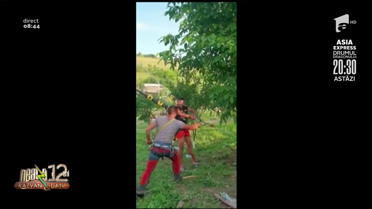 Smiley News: Praștia cu oameni, magicianul de pepeni și meșterul nepriceput