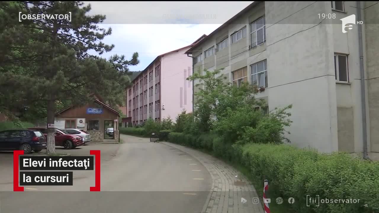 Coronavirusul ajunge şi &icirc;n şcoli! Mai mulţi elevi din ţară, prezenţi la cursurile de pregătire pentru examenele naţionale, au fost depistaţi cu COVID-19