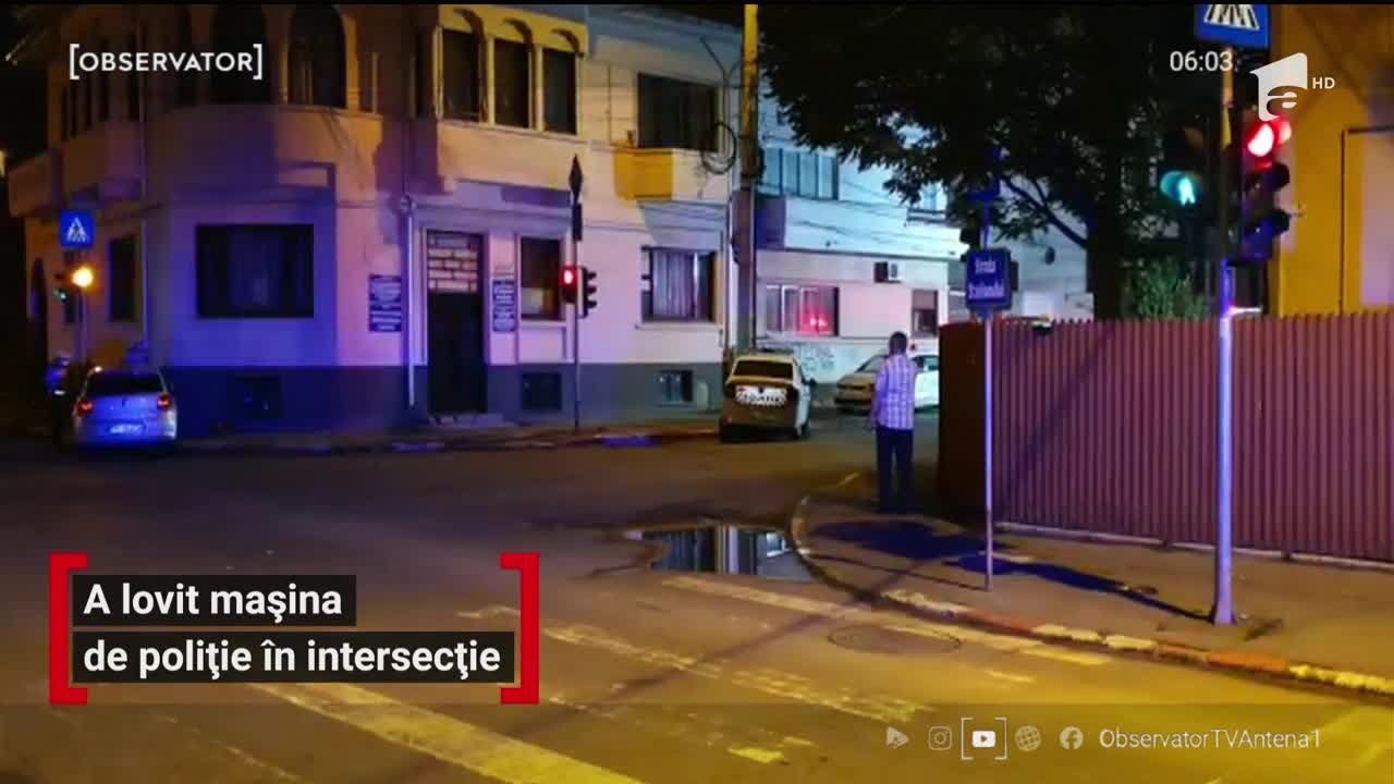 O t&acirc;nără din Ploiești a băgat un poliţist &icirc;n spital, după ce s-a izbit de o autospecială cu girofarurile &icirc;n funcţiune