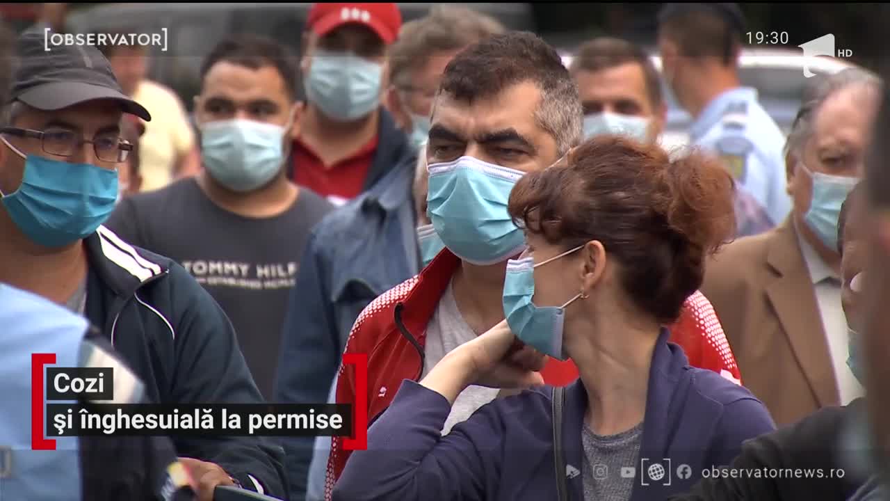 Emoţii, dar şi cozi &icirc;n prima zi &icirc;n care cei care vor să devină şoferi au putut susţine proba scrisă. Jandarmii au fost chemaţi să facă ordine printre candidaţi