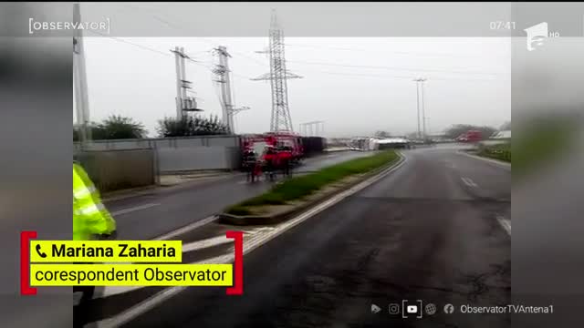 Pericol de explozie, cisternă răsturnată pe pe A1