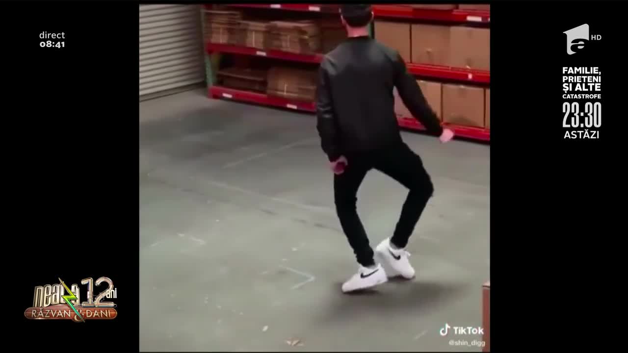 Smiley News: C&acirc;ntele c&acirc;ntăreț, noul stil muzical manele-jazz și dansatorul