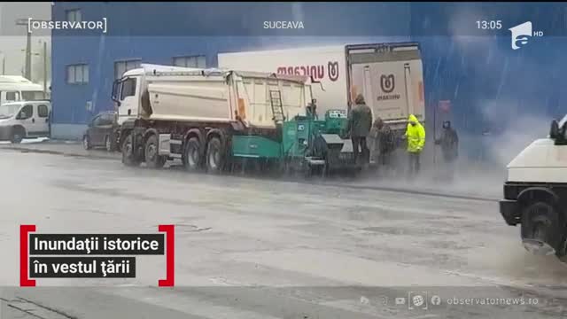 O nouă avalanşă de coduri de vreme rea. Vestul ţării este &icirc;n continuare sub ape. Sunt inundaţii istorice