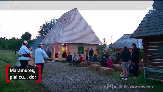 Primii turişti &icirc;n Maramureș, din acest sezon, s-au bucurat din plin de c&acirc;ntecele populare şi mesele &icirc;mbelşugate