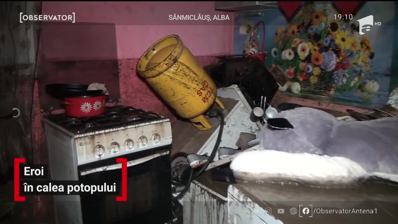 &Icirc;n mijlocul inundaţiilor, oamenii obişnuiţi au prins superputeri. S-au transformat &icirc;n salvatori