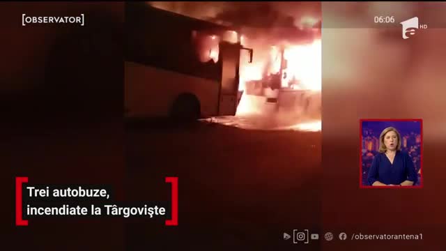 Trei autobuze, incendiate la T&acirc;rgovişte. Focul ar fi fost pus intenţionat