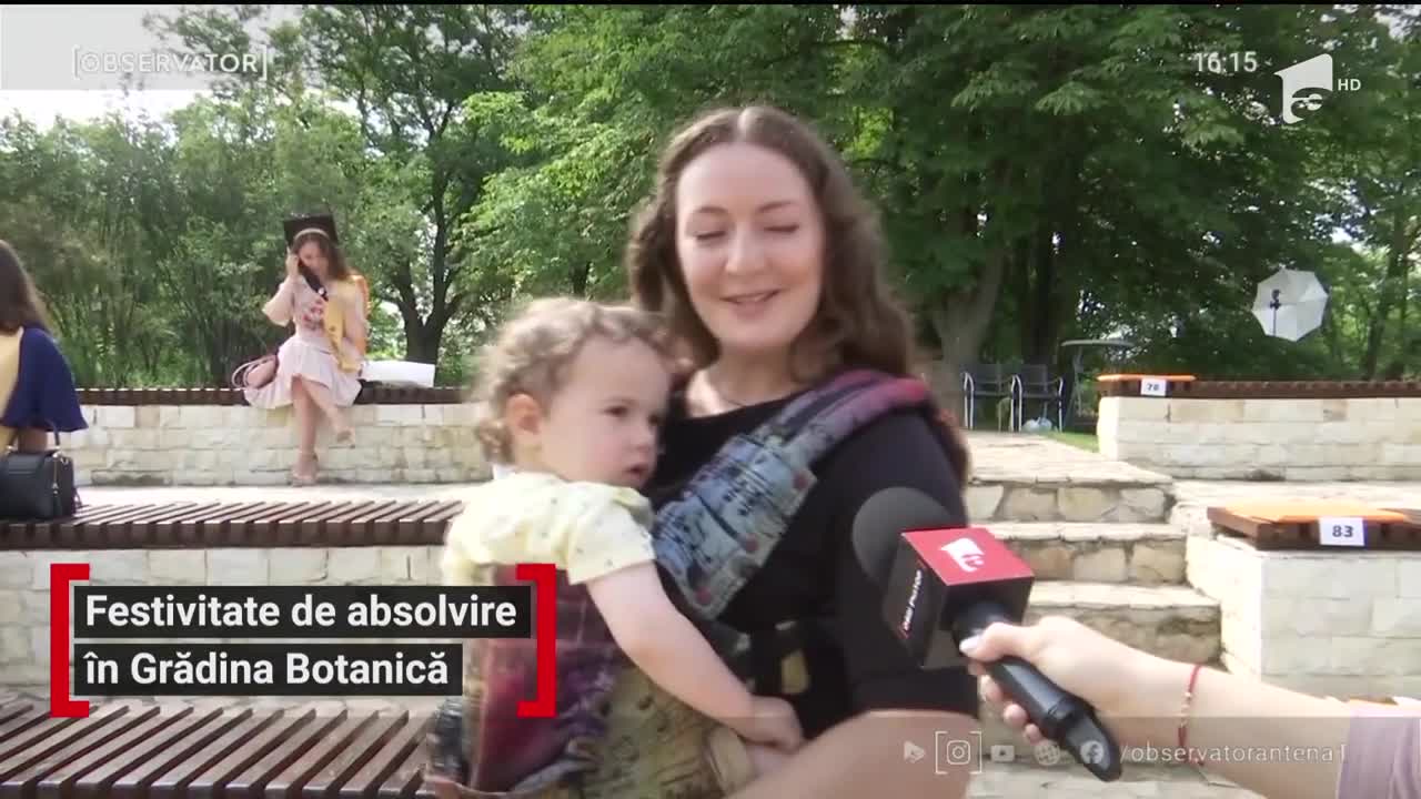 Festivitate de absolvire &icirc;n Grădina Botanică din Iași
