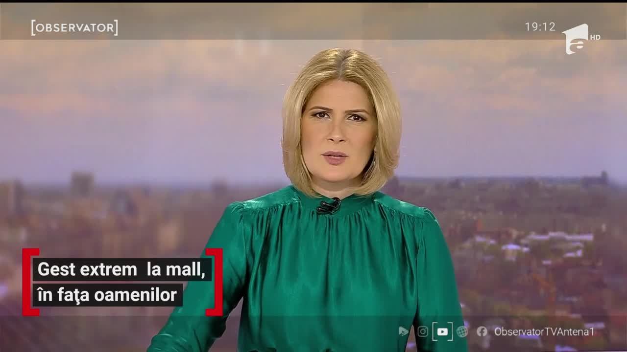 Gest extrem &icirc;n mijlocul mall-ului. Un bărbat s-a aruncat &icirc;n gol sub ochii oamenilor care ieşiseră la cumpărături