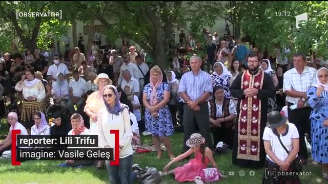 Ziua de hram a Catedralei Episcopale din Huşi s-a transformat &icirc;ntr-o luptă pentru. &icirc;mpărtăşanie.
