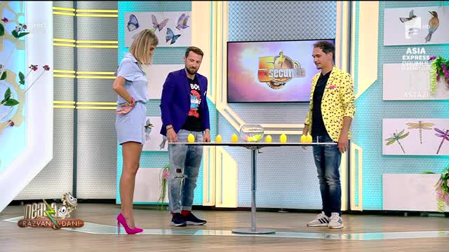 Roata cu &icirc;ntrebări incomode și pedepse ude. Cine a c&acirc;știgat