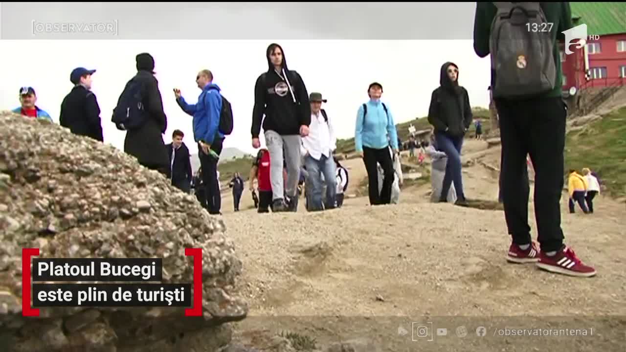 Platoul Bucegi, plin de turiști &icirc;n fiecare zi