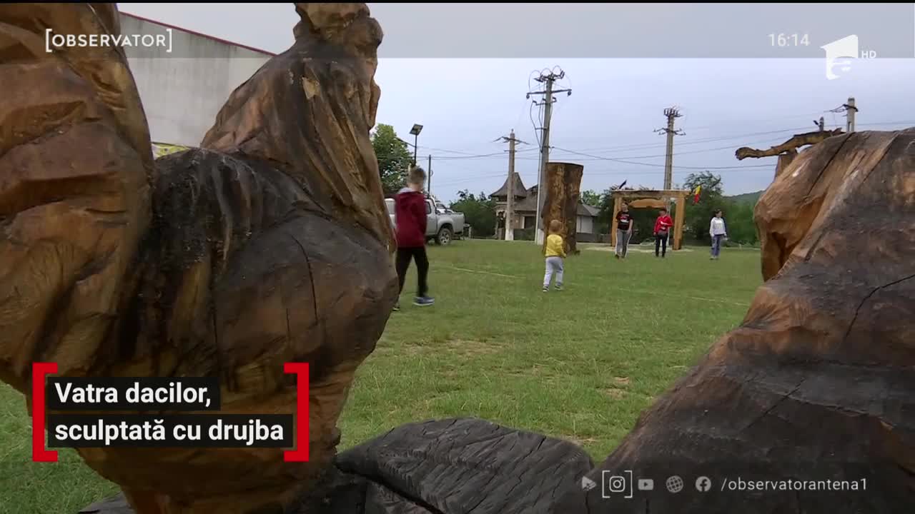 Lumea dacilor prinde contur &icirc;n Gorj. Sculptori din toată ţara şi-au dat &icirc;nt&acirc;lnire la Polovragi pentru a transforma buştenii &icirc;n adevărate opere de artă