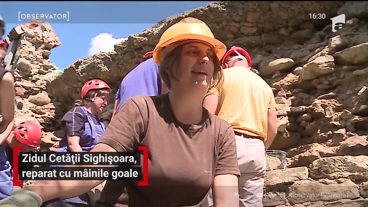Zidul Cetăţii Sighişoara, reconstruit după metode vechi