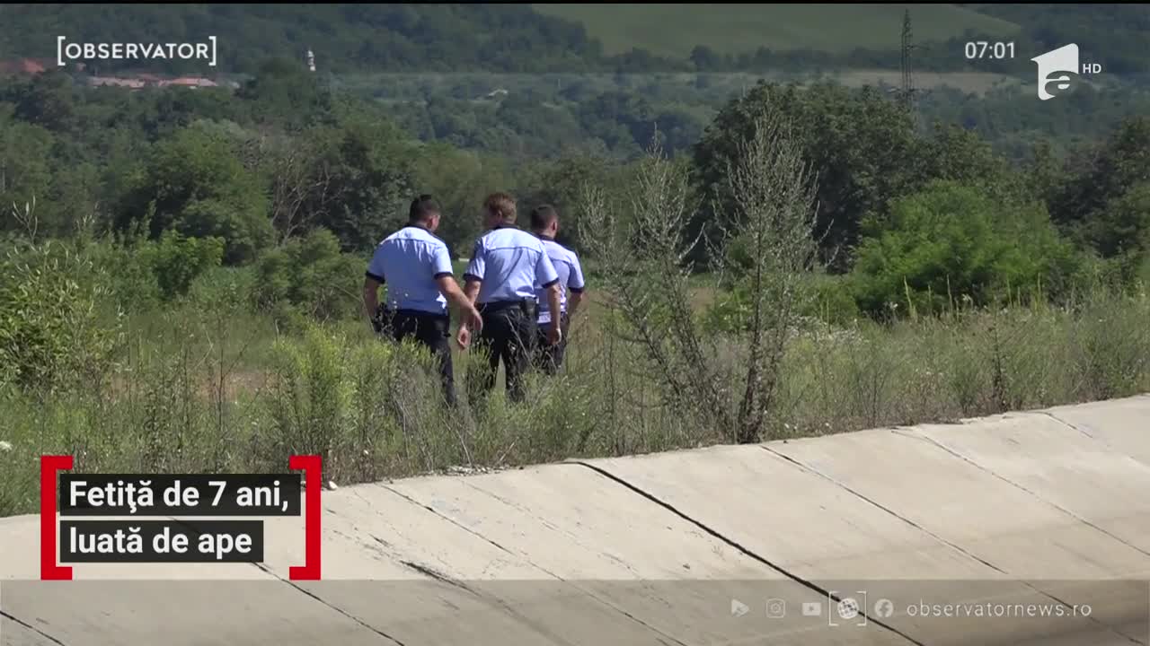 Fetiță de 7 ani, luată de ape
