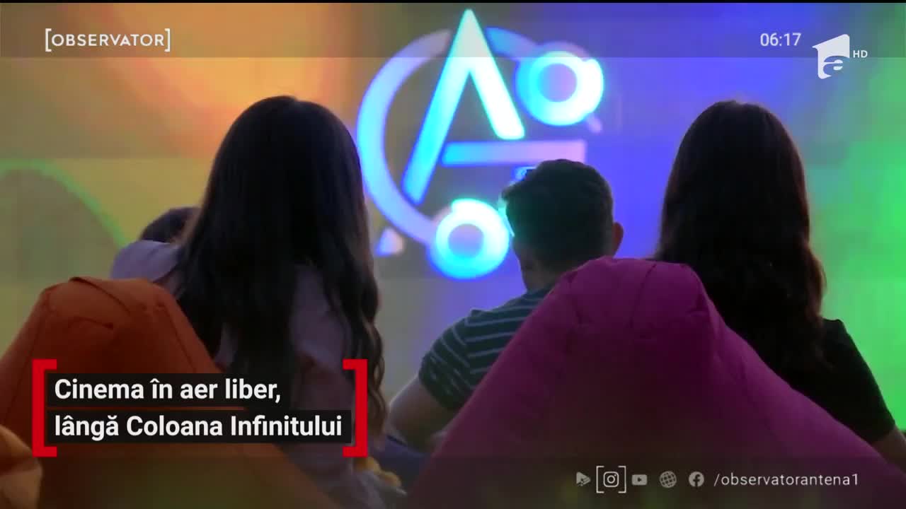 Cinema &icirc;n aer liber, l&acirc;ngă Coloana Infinitului