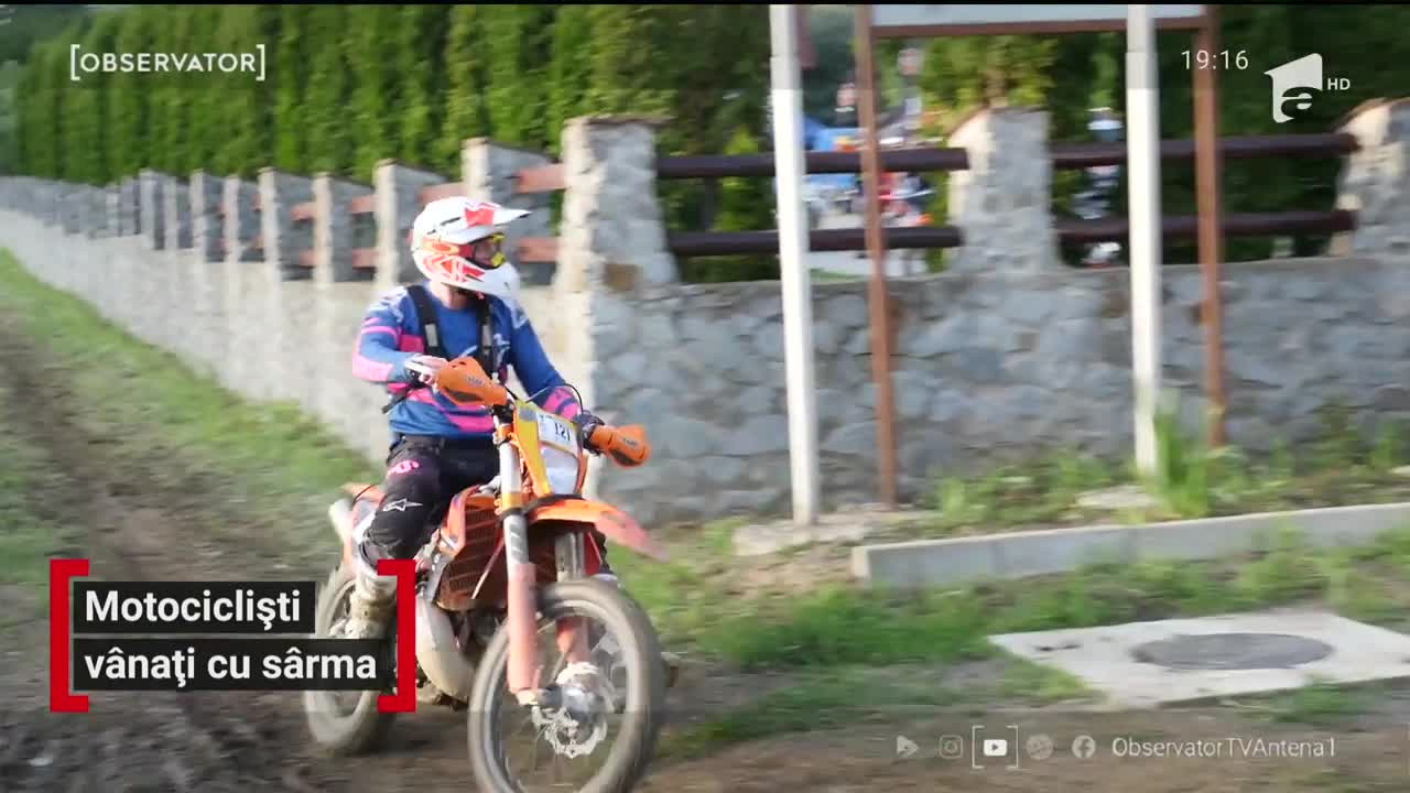 Motociclist aproape să fie decapitat de o s&acirc;rmă pe un traseu din Cluj