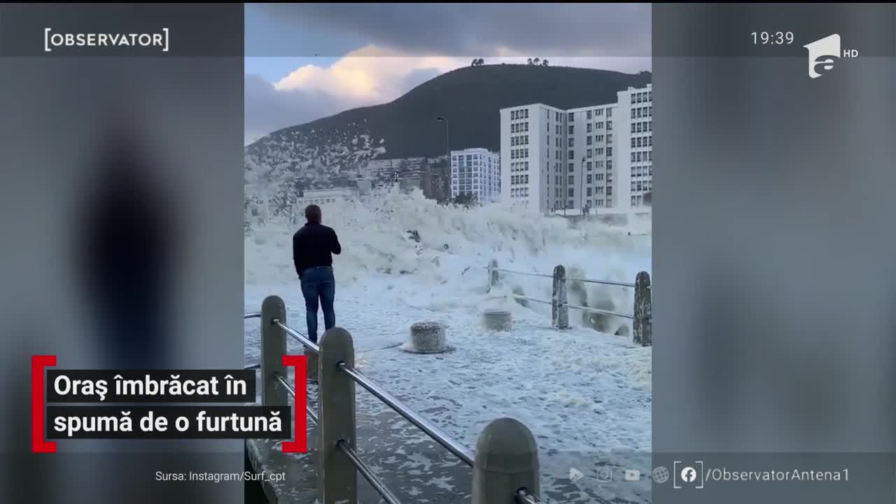 Oceanul s-a făcut spumă &icirc;n Cape Town, Africa de Sud