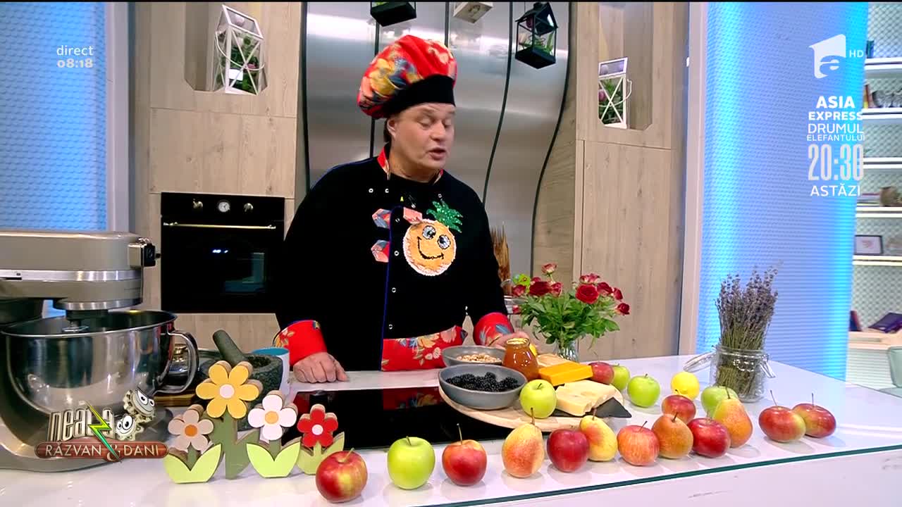 Reţeta lui Vlăduţ: Salată cu dulceață - o combinație de fructe cu br&acirc;nzeturi