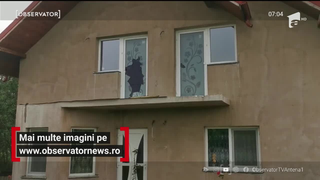 O familie din județul Iași, atacată &icirc;n propria curte cu b&acirc;te şi topoare