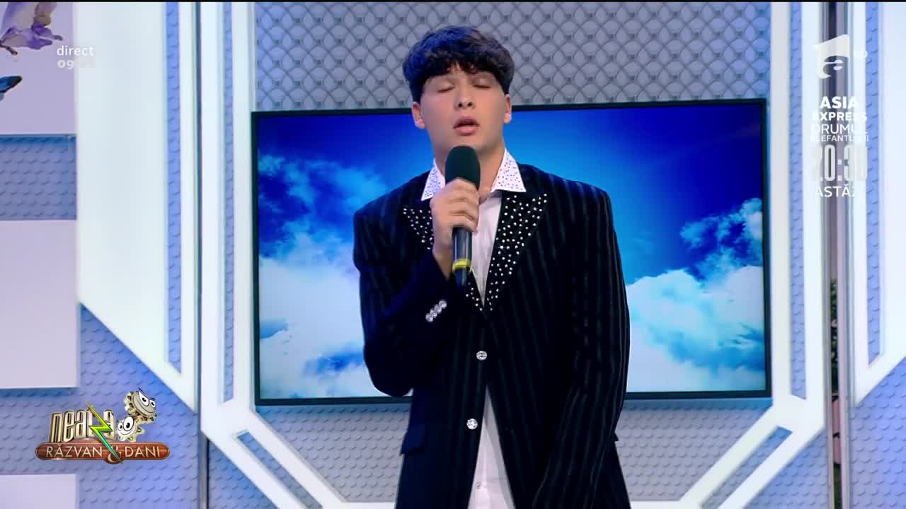 Eden Loren c&acirc;ntă senzațional, &icirc;n platoul de la Neatza cu Răzvan și Dani