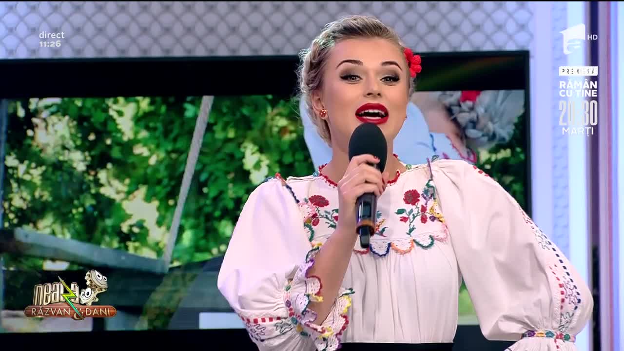 Georgiana Marina c&acirc;ntă melodia Am un bade Petrișor, la Neatza cu Răzvan și Dani