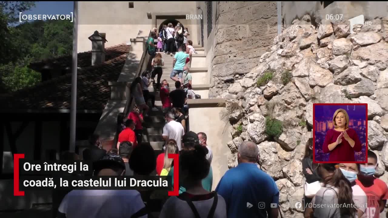 Ore &icirc;ntregi la coadă, la castelul lui Dracula