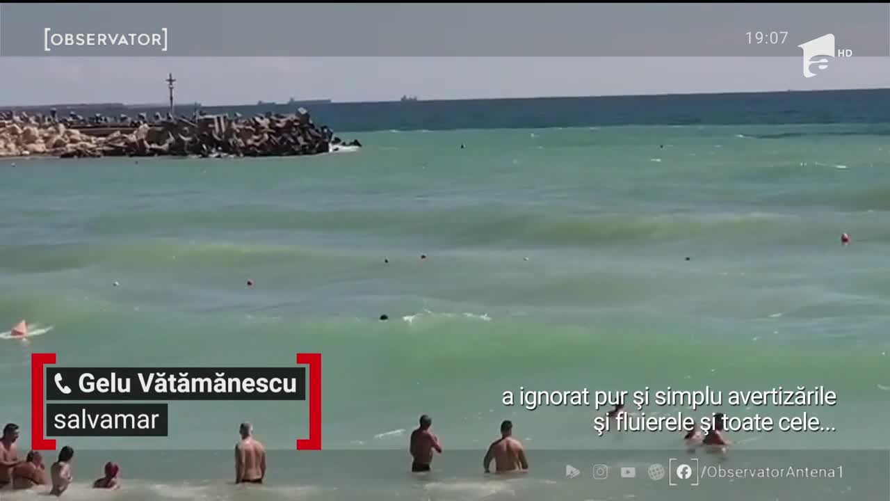 Turiștii au făcut un lanţ uman ca să ajute salvamari aflaţi &icirc;n misiune, &icirc;n Eforie Nord