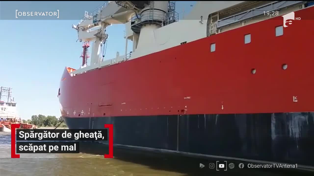 Spărgător de gheață, scăpat pe mal