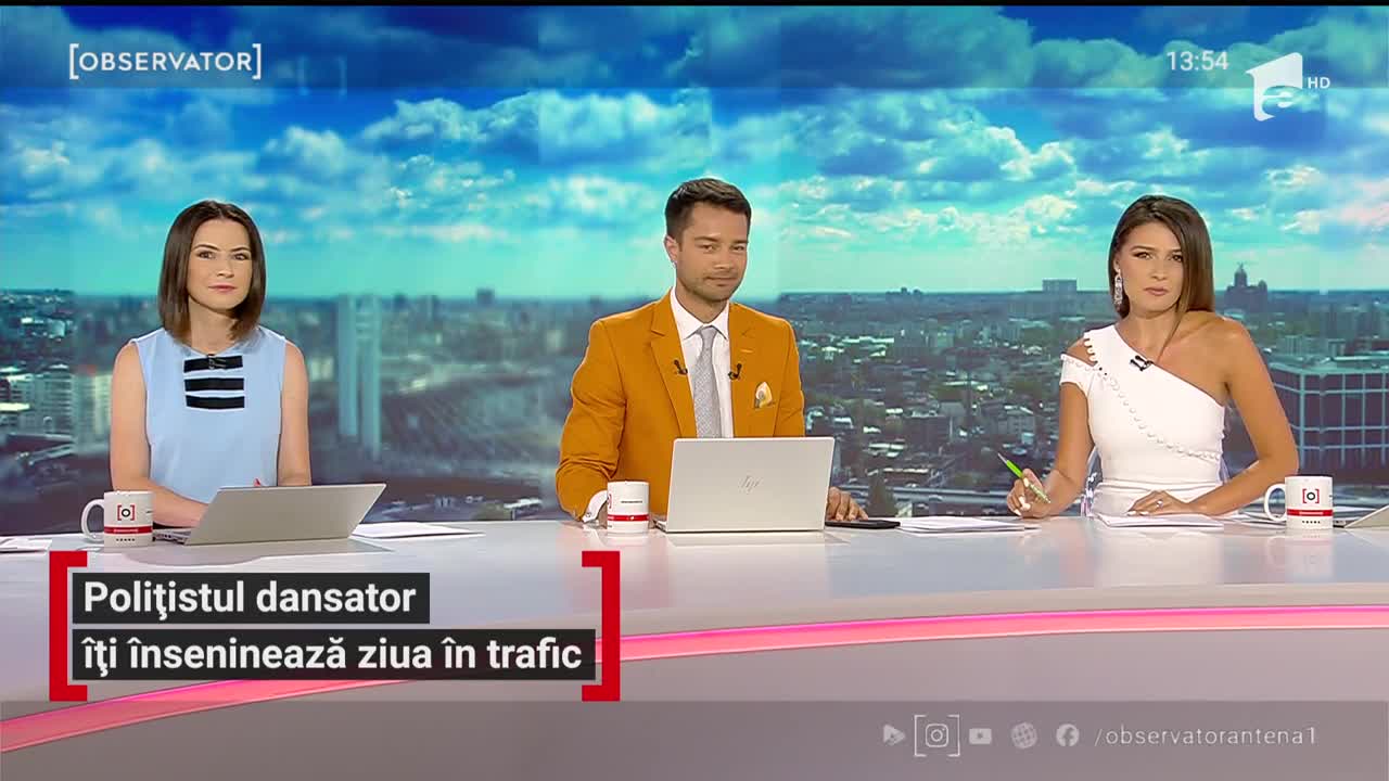 Un poliţist din Rio de Janeiro dirijează traficul &icirc;n paşi de dans