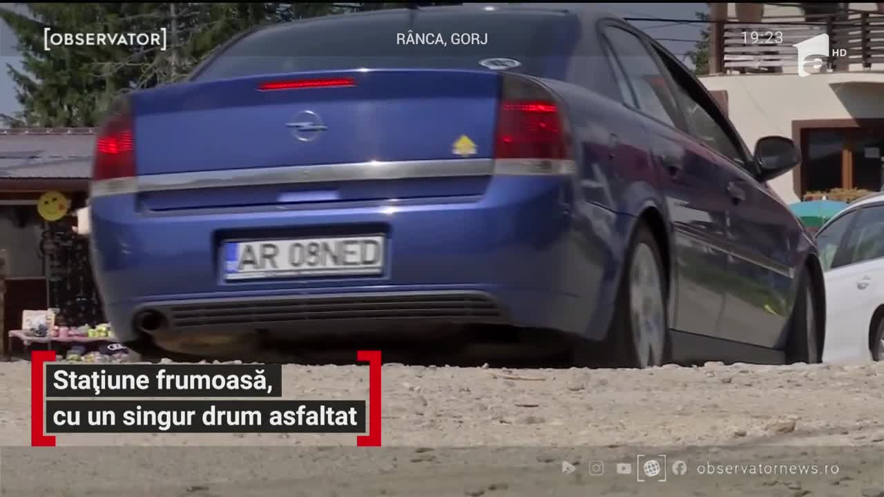 R&acirc;nca, stațiunea cu un singur drum asfaltat