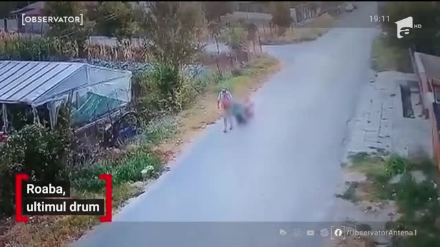 Un bărbat din Murfatlar a fost surprins &icirc;n timp ce transporta un cadavru spre cimitir &icirc;ntr-o roabă