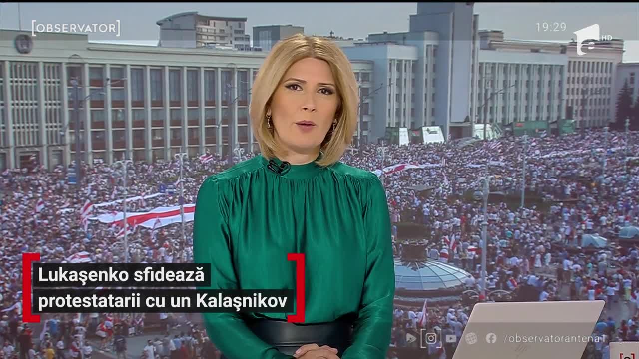Preşedintele Lukaşenko a apărut &icirc;n public cu o armă automată &icirc;n m&acirc;ini şi vestă antiglonţ