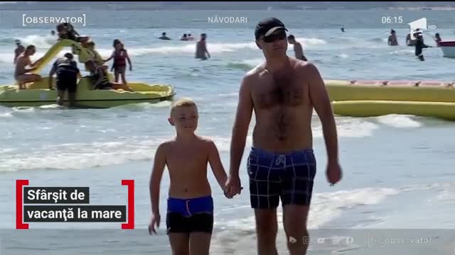 Sf&acirc;rșit de vacanță la mare. Cei mici se bucură de ultimele zile de joacă &icirc;nainte de &icirc;nceperea şcolii