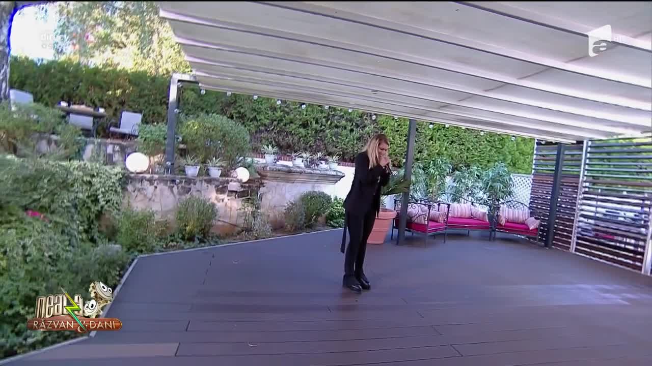 Elena Bozian c&acirc;ntă melodia Nu mă lasă la Neatza cu Răzvan și Dani