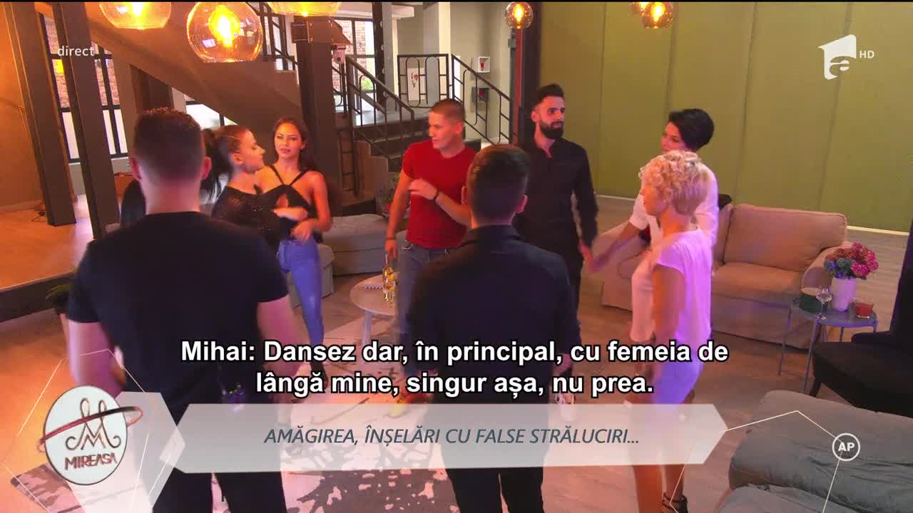 Cerere &icirc;n căsătorie &icirc;n casa Mireasa! Cătălin s-a așezat &icirc;n genunchi cu o floare &icirc;n m&acirc;nă