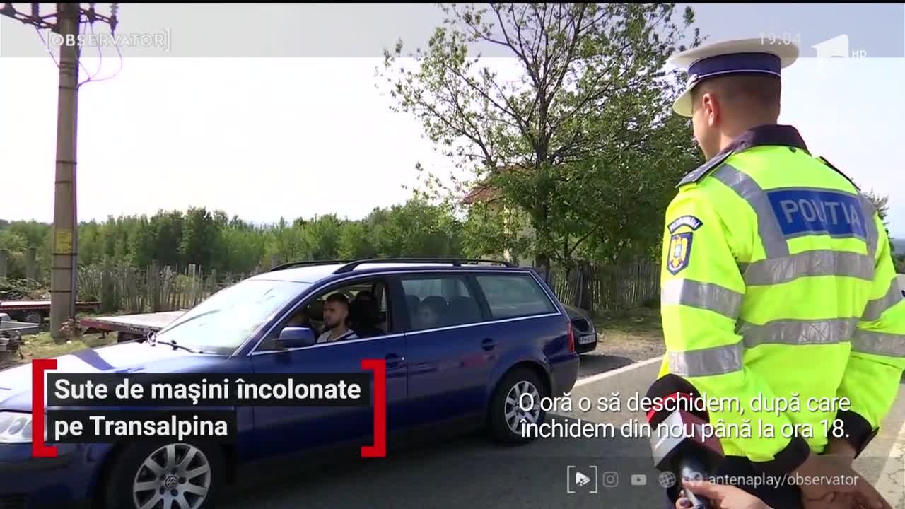 Sute de mașini &icirc;ncolonate pe Transalpina