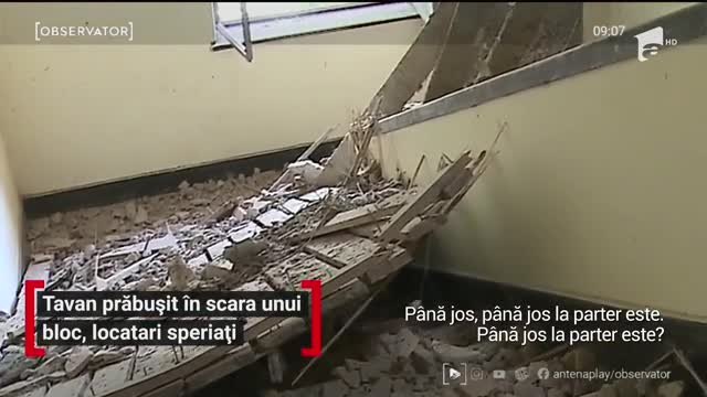 Tavan prăbușit &icirc;n scara unui bloc din T&acirc;rgu Mureș, locatari speriați