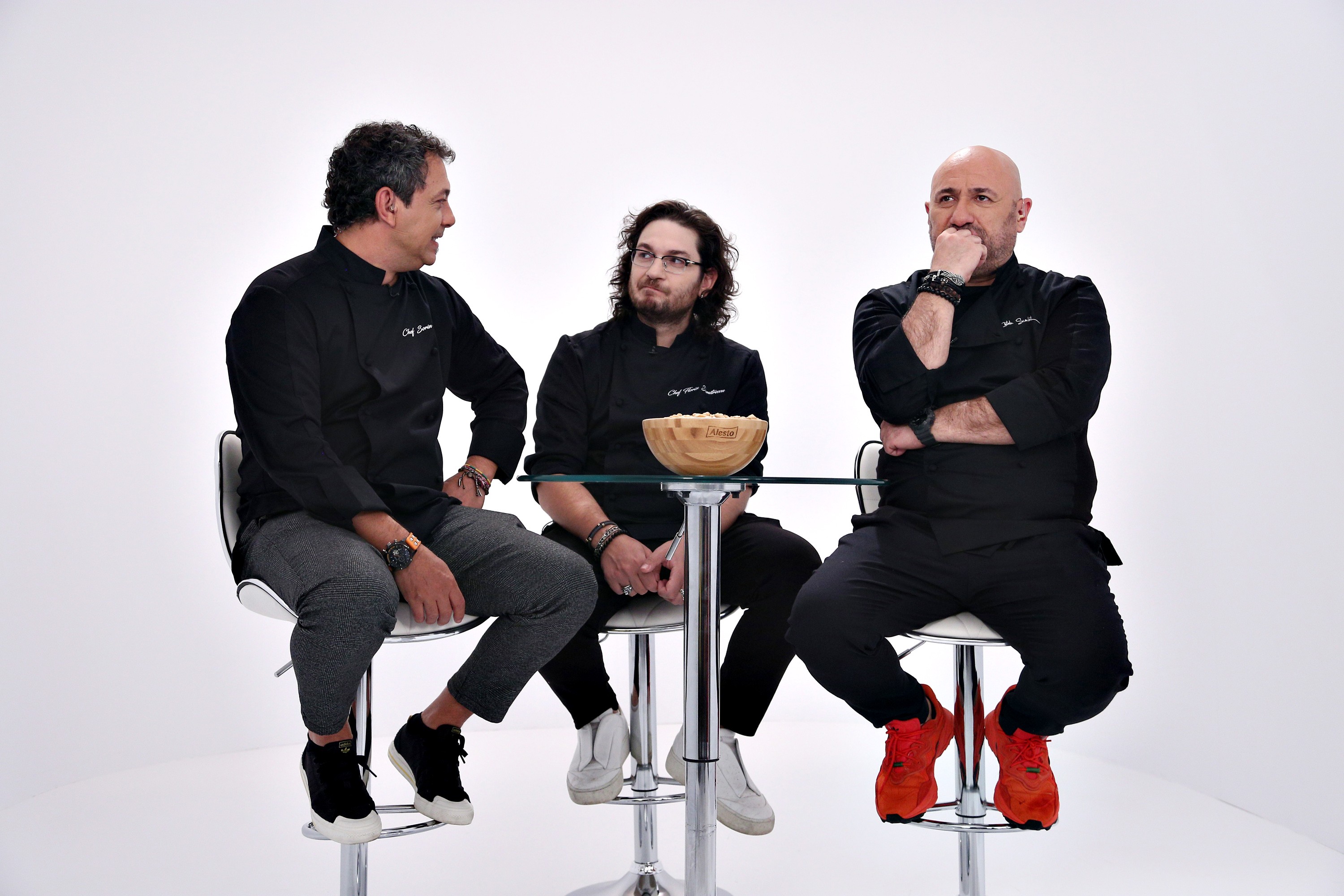 Carmen Manolache, Nicoleta Constantin și Cristina B&acirc;rsan l-au vrăjit pe Chef Scărlătescu!