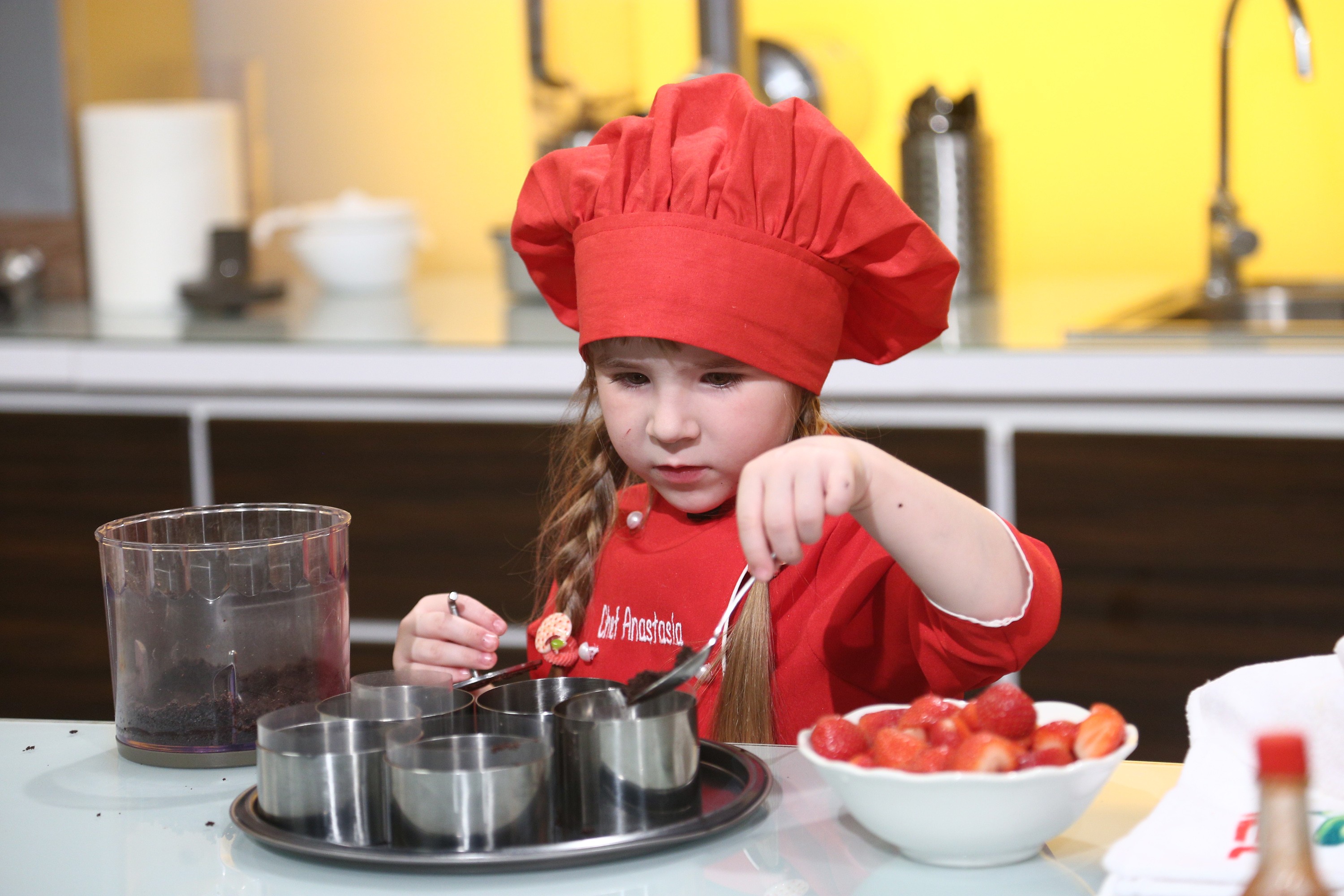 La doar patru ani obține cuțitul de aur de la Sorin Bontea! Micuța Anastasia vrea marele premiu: Cătălin, dă-mi c&acirc;țiva bani!