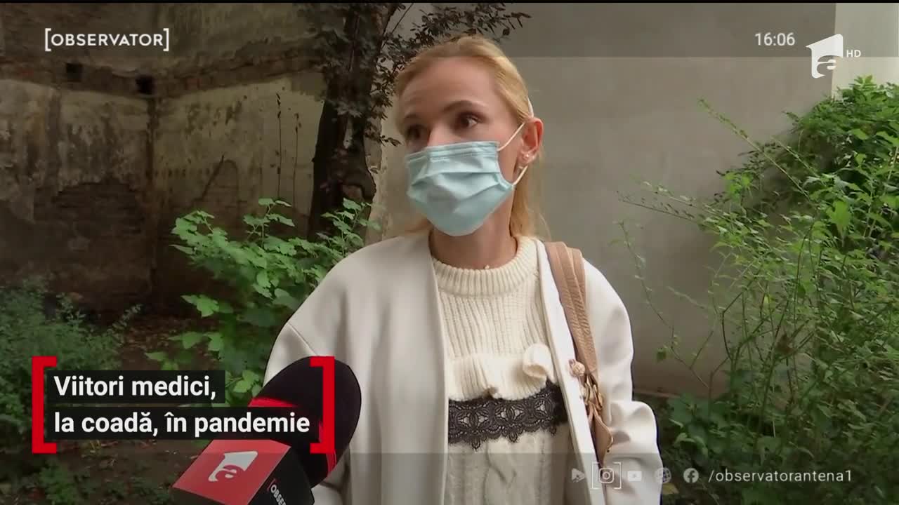 Viitori medici din Cluj-Napoca, la coadă, &icirc;n pandemie