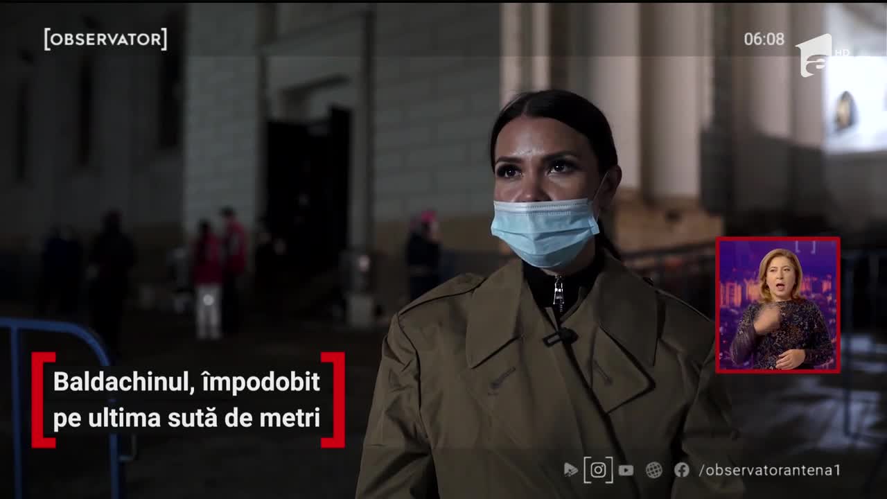 Baldachinul raclei Sfintei Parascheva, &icirc;mpodobit pe ultima sută de metri