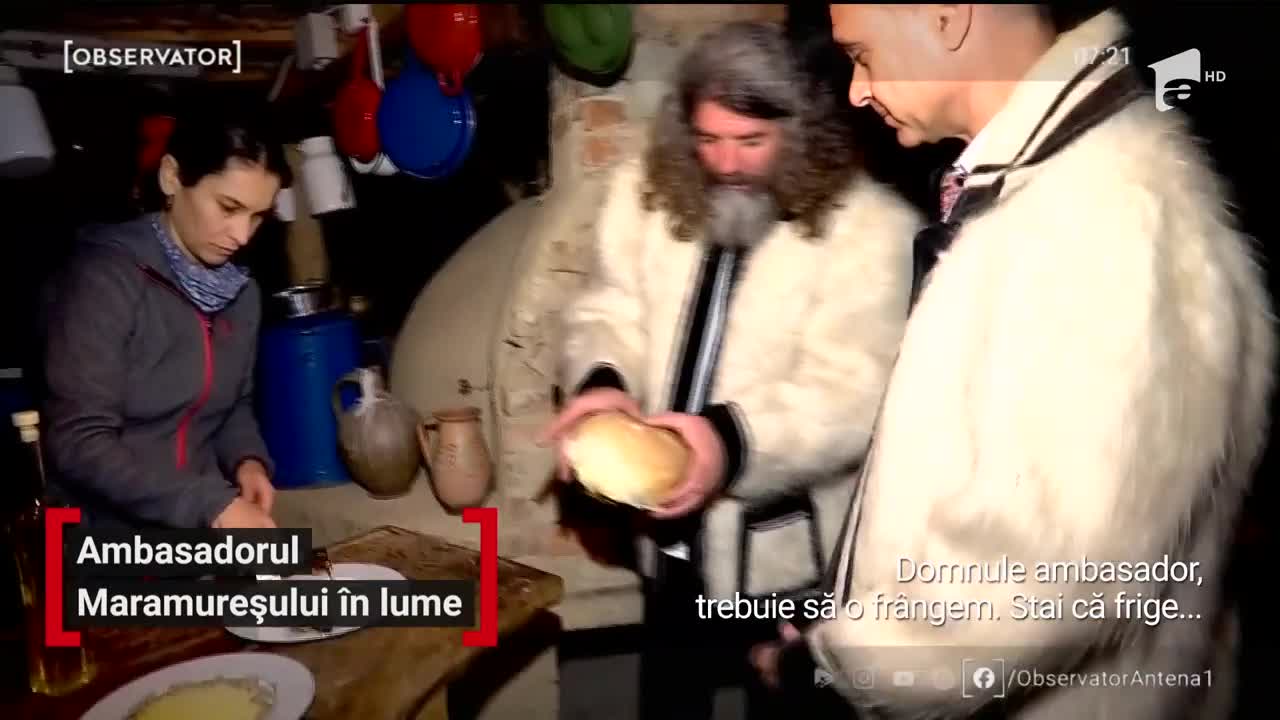 Ambasadorul Israelului &icirc;n Rom&acirc;nia a revenit &icirc;n Maramureş. Diplomatul şi-a suflecat m&acirc;necile şi a copt p&acirc;ine pe vatră