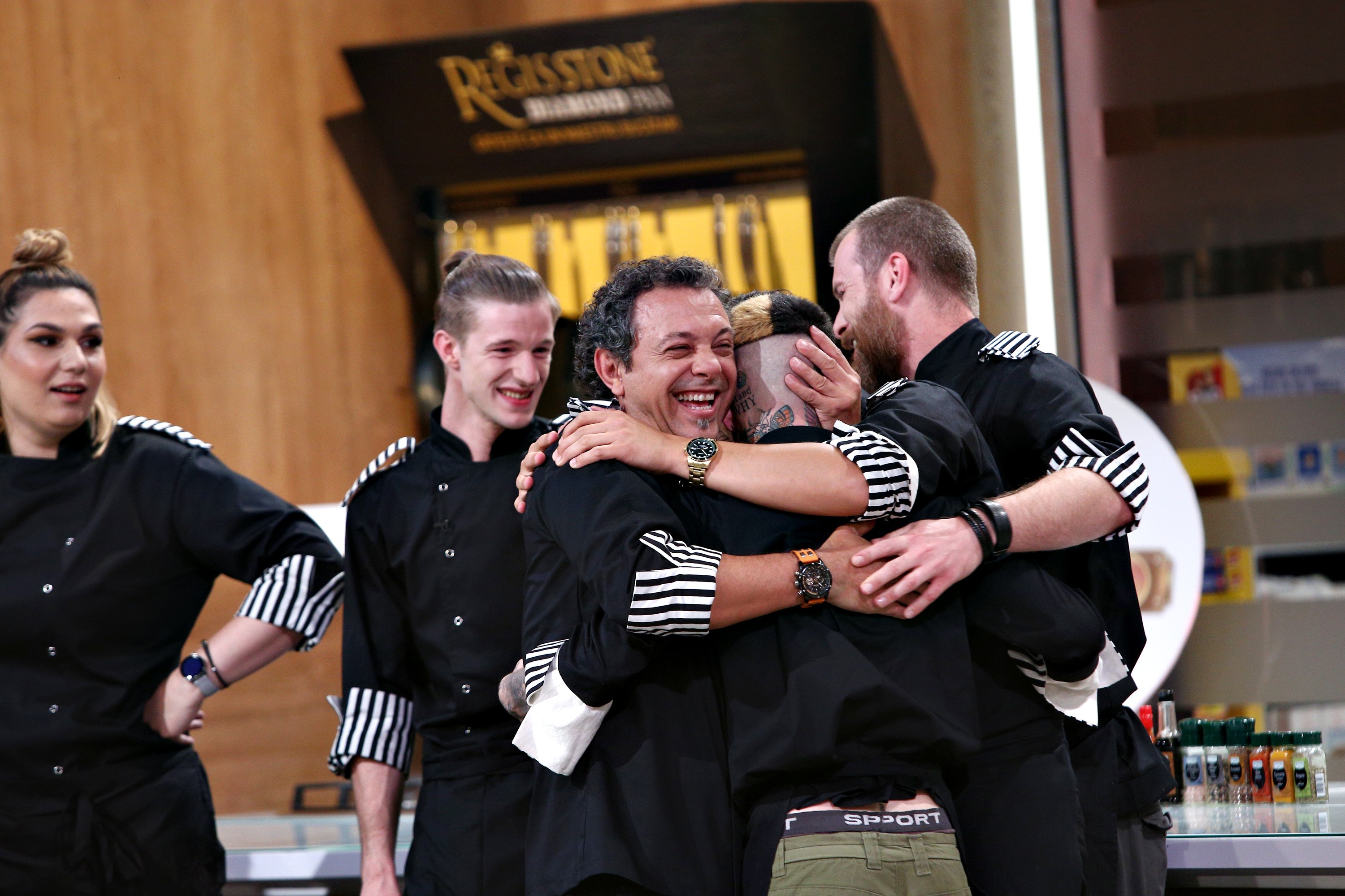 Chefi la Cuțite, desemnarea c&acirc;știgătorului. Chef Cătălin Scărlătescu are o criză de nervi