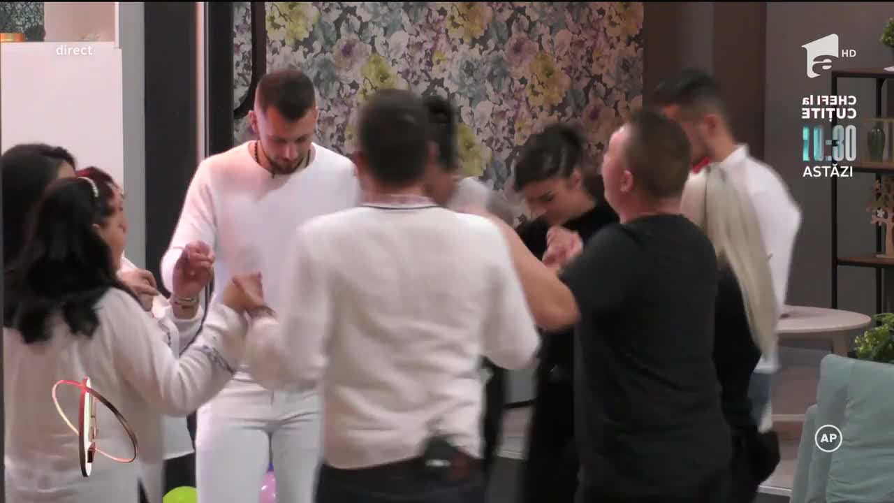 Casa Mireasa s-a &icirc;mbrăcat &icirc;n alb! Doamna Mia: "Nu-mi place!"