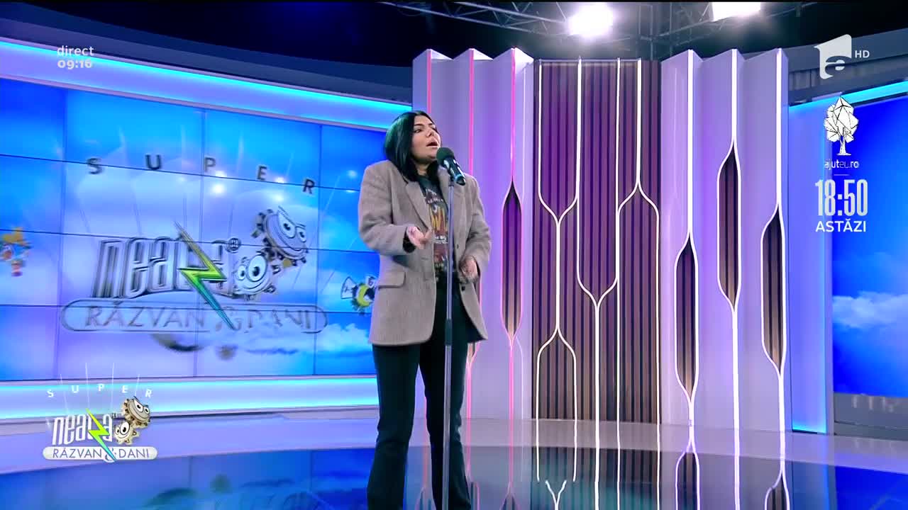 Christian Eberhard & Ale Blake - Don't Leave Me Now