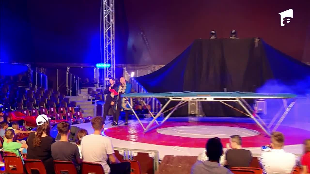 Marian Drăgulescu, super număr la trambulină în spectacolul de circ