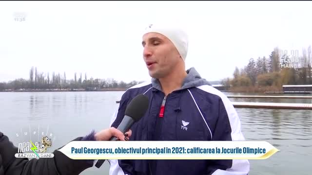 Moment spectaculos! Paul Georgescu &icirc;noată &icirc;n apa aproape rece ca gheața din lacul Snagov