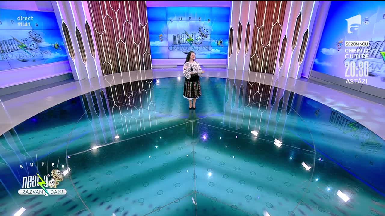 Narcisa Băleanu c&acirc;ntă piesa Azi nu vreau să pl&acirc;ng, la Neatza cu Răzvan și Dani