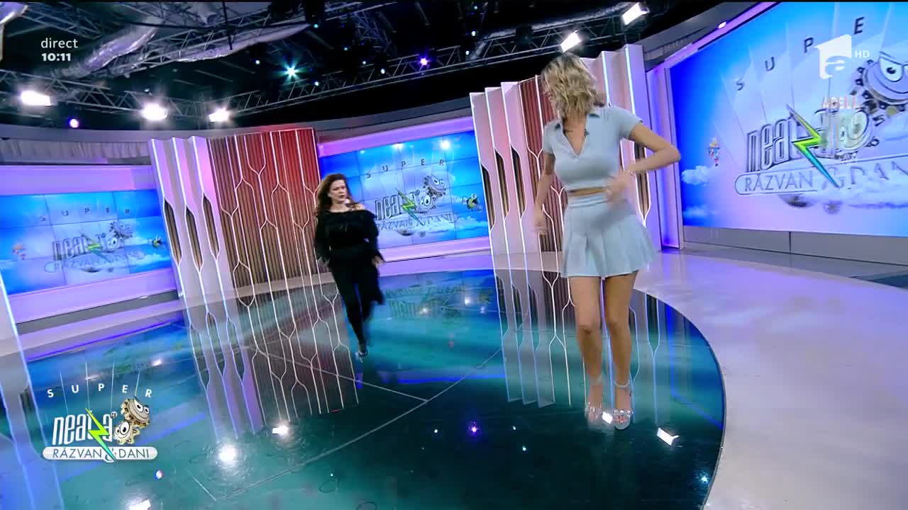 Maria Buză c&acirc;ntă piesa "Ascultă, norocule", la Neatza cu Răzvan și Dani