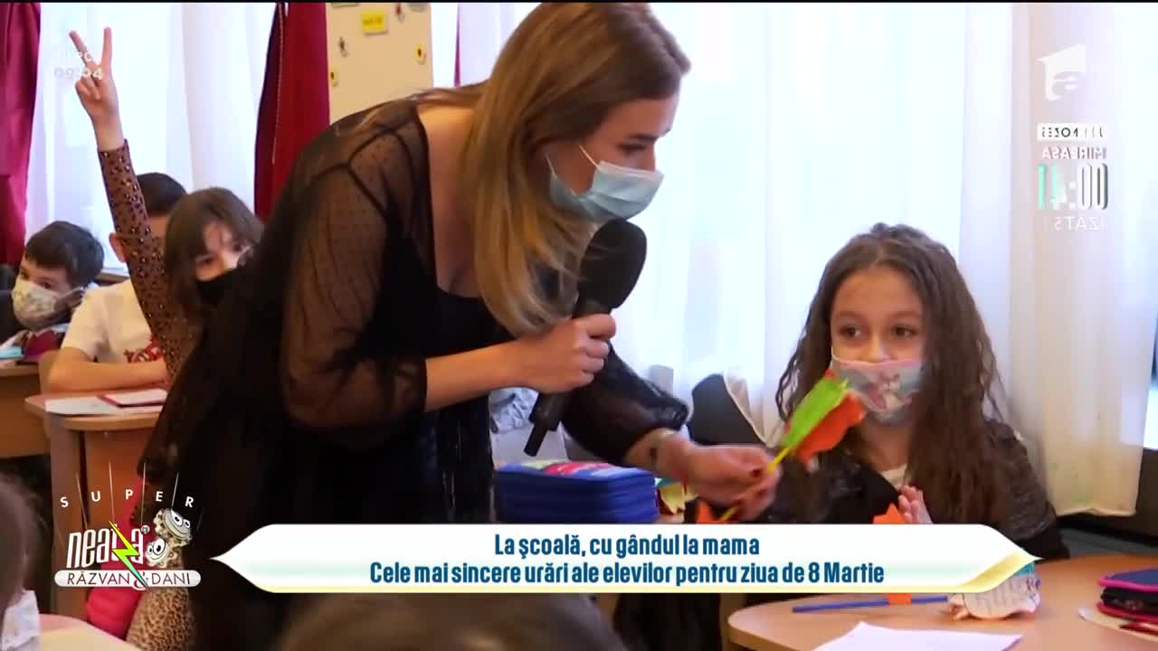 La școală, cu g&acirc;ndul la mamă. Cele mai sincere urări ale elevilor pentru ziua de 8 Martie